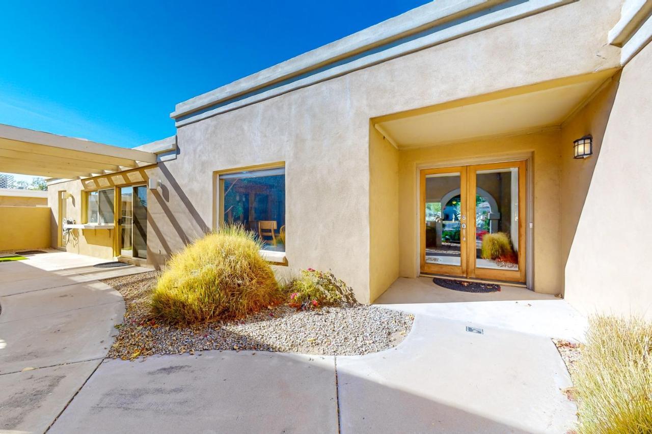 Pink Bloom Sanctuary Villa Scottsdale Exterior photo